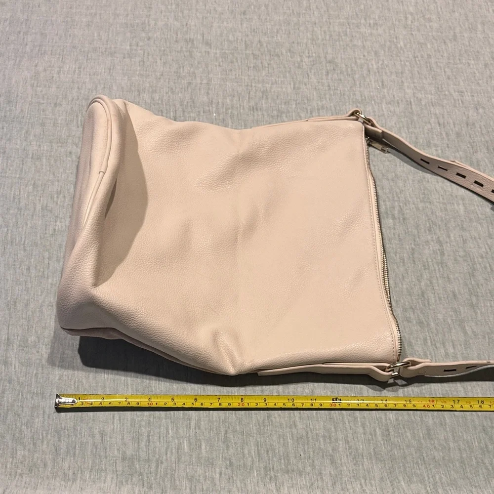 Elegant Cream Shoulder Bag